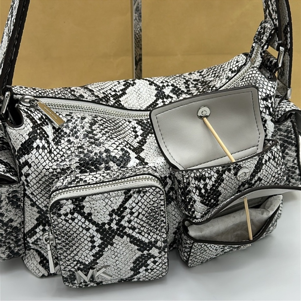 MICHAEL KORS Dakota Md Snake Embossed Leather Pocket Shoulder Bag
ALUMINUM
NWT - Picture 7 of 16